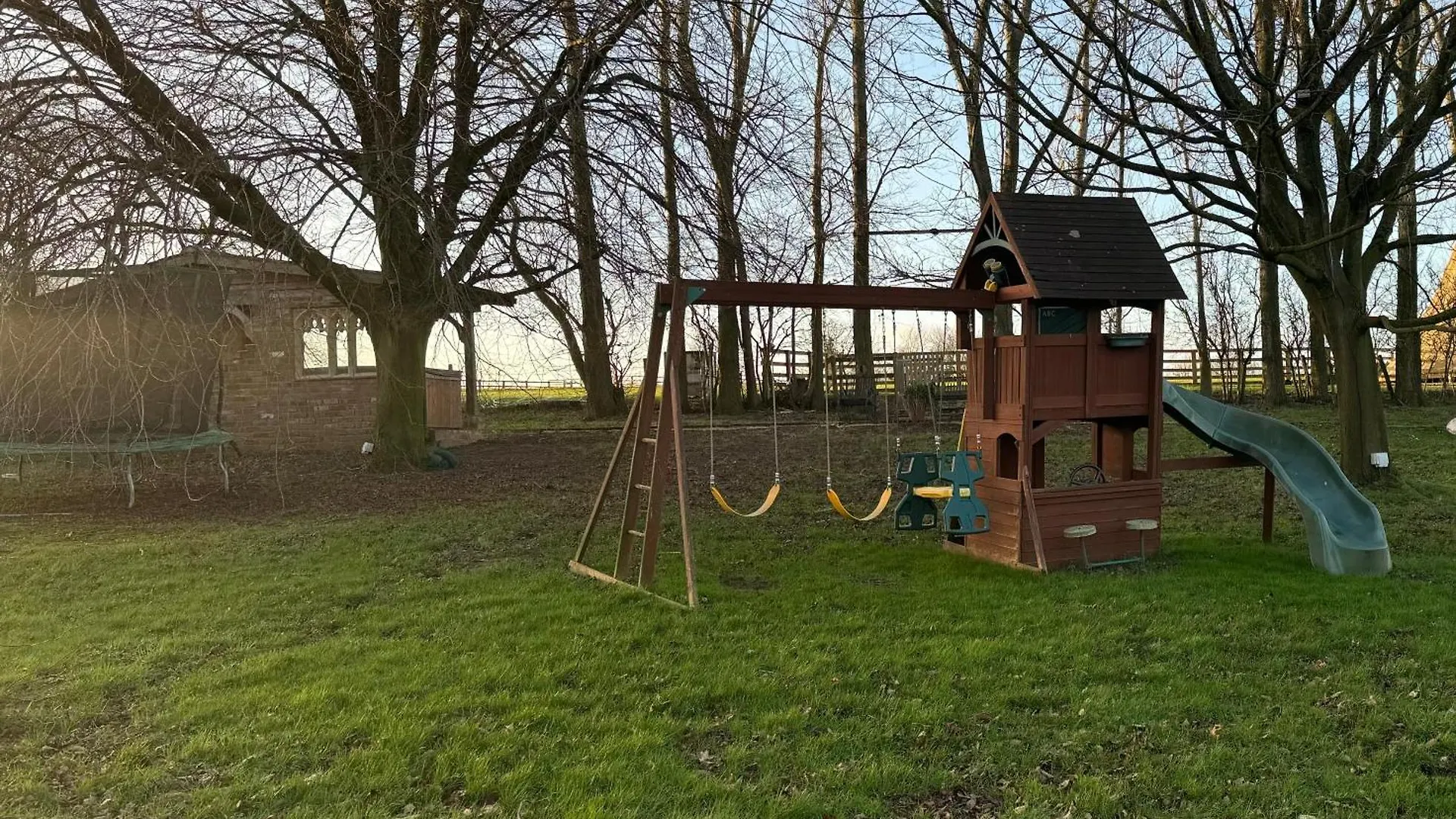 Burtree Country House, Tipi'S, Treehouse & Lodge & House Rooms With Hot Tubs In A Private Garden Thirsk