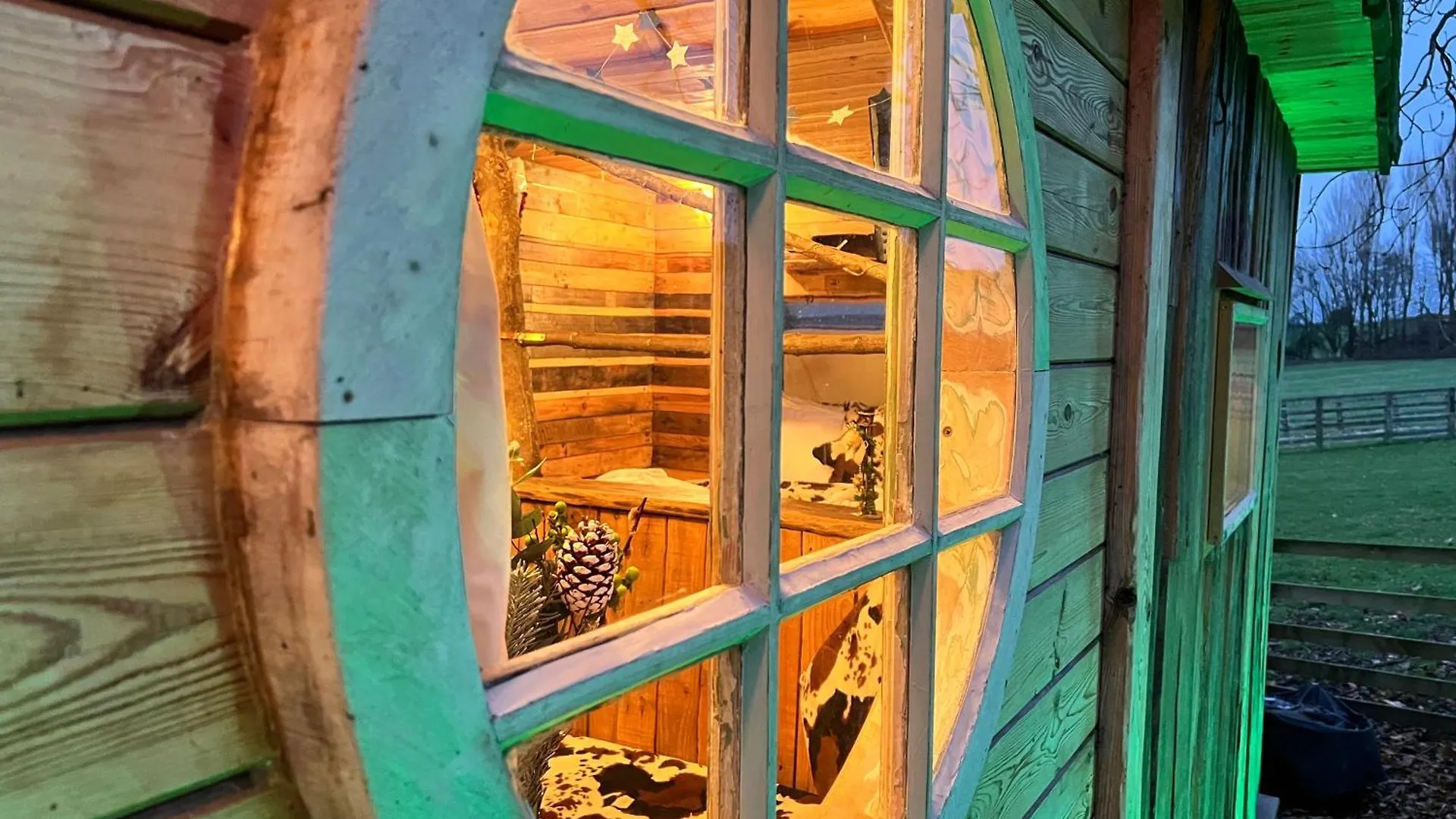 Burtree Country House, Tipi'S, Treehouse & Lodge & House Rooms With Hot Tubs In A Private Garden Thirsk 0*,