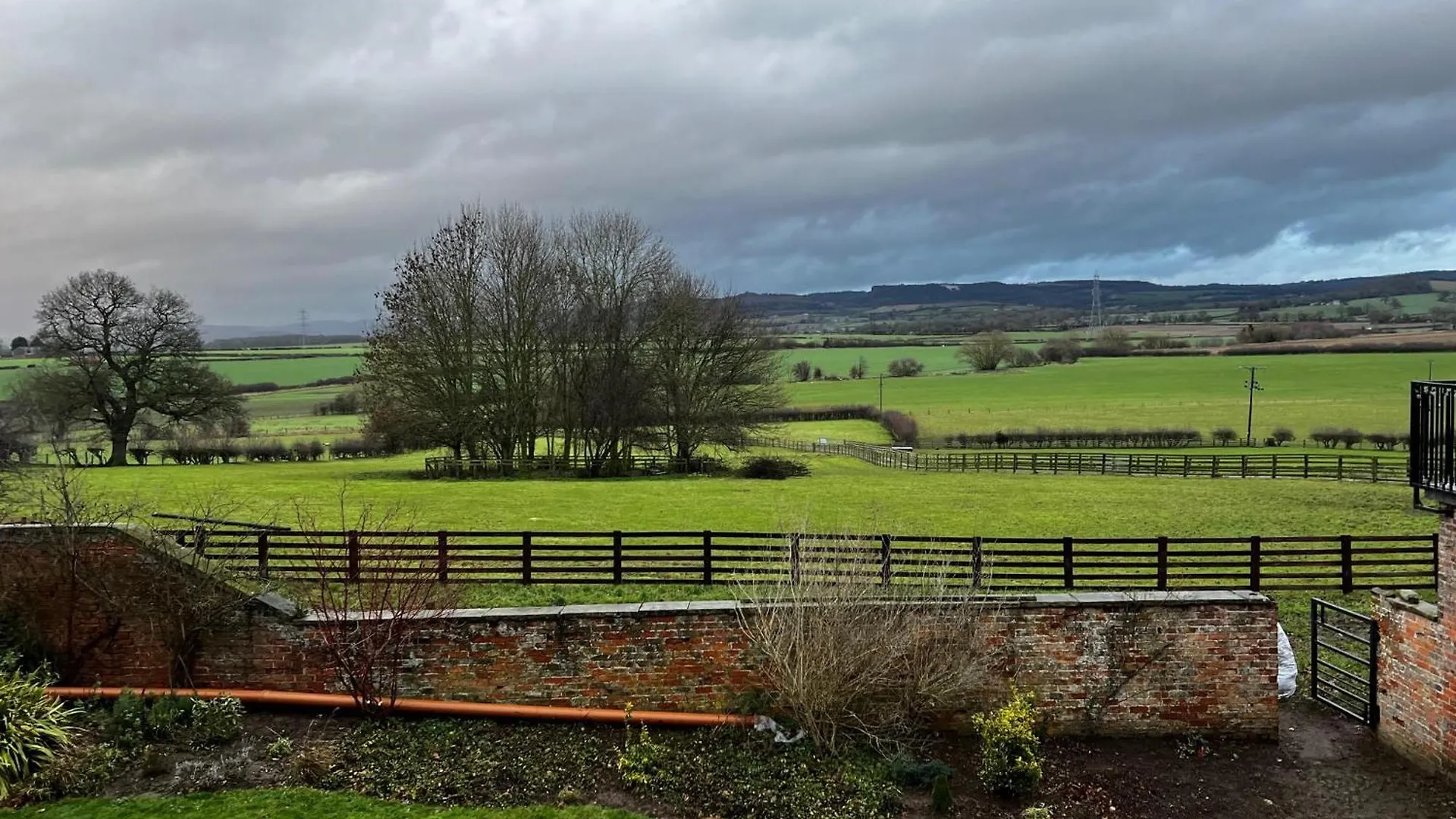 Burtree Country House, Tipi'S, Treehouse & Lodge & House Rooms With Hot Tubs In A Private Garden Thirsk