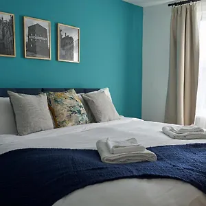 k-suites-wellington-street-2.tophotelsbath.com/